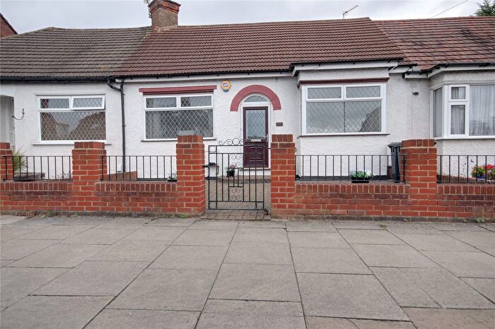 2 Bedroom Bungalow For Sale In Russell Road, Enfield, EN1