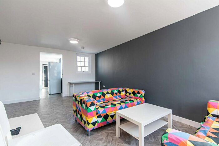 5 Bedroom Apartment To Rent In - Poultry Arcade, Nottingham, NG1