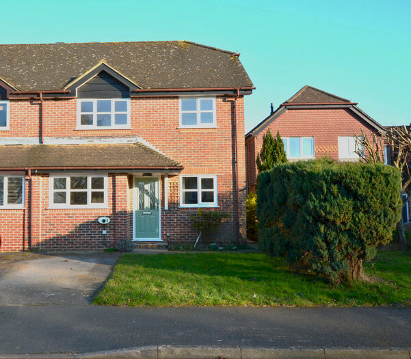4 Bedroom Semi-Detached House To Rent In Oak Hill, Alresford, SO24
