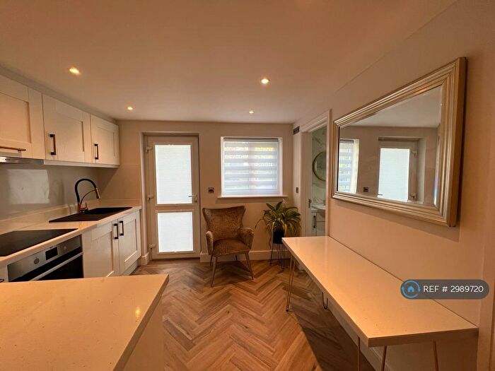 Studio To Rent In Saughall, Chester, CH1