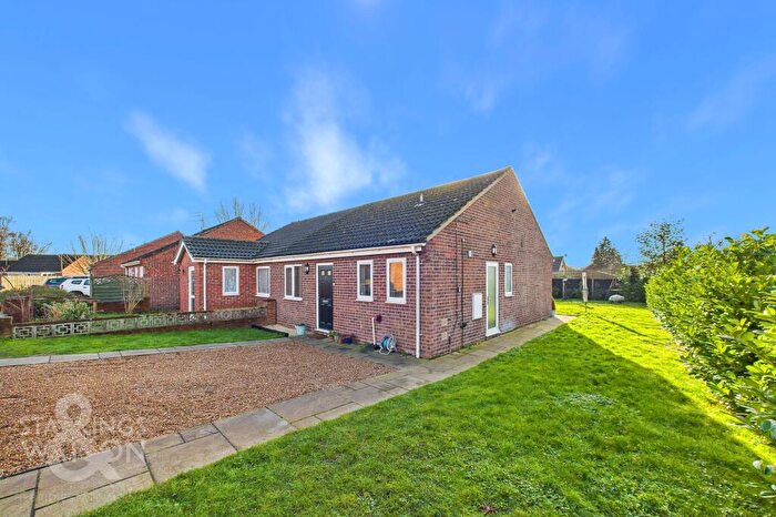 2 Bedroom Semi-Detached Bungalow For Sale In Oaklands Close, Attleborough, Wymondham, NR17