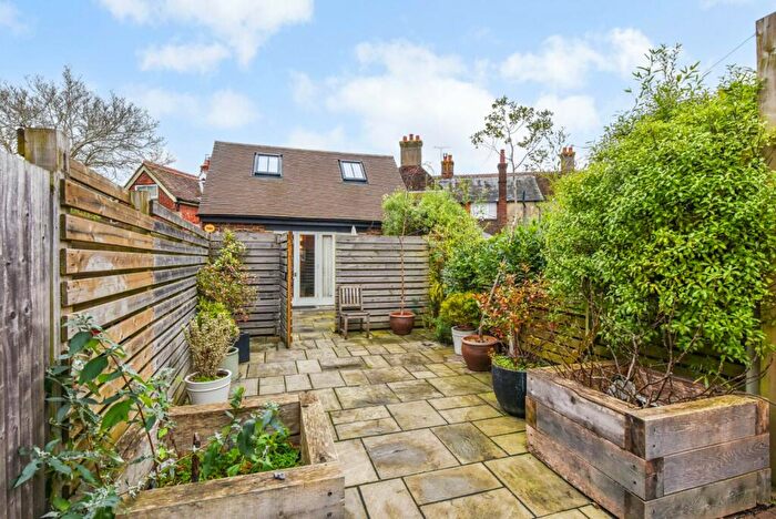 1 Bedroom Detached House For Sale In Chapel Street, Petersfield, Hampshire, GU32