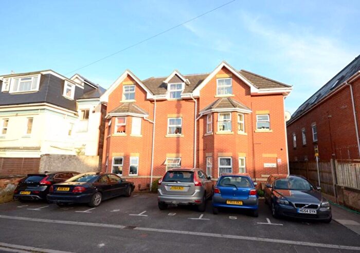 2 Bedroom Flat To Rent In Carysfort Road, Bournemouth, BH1