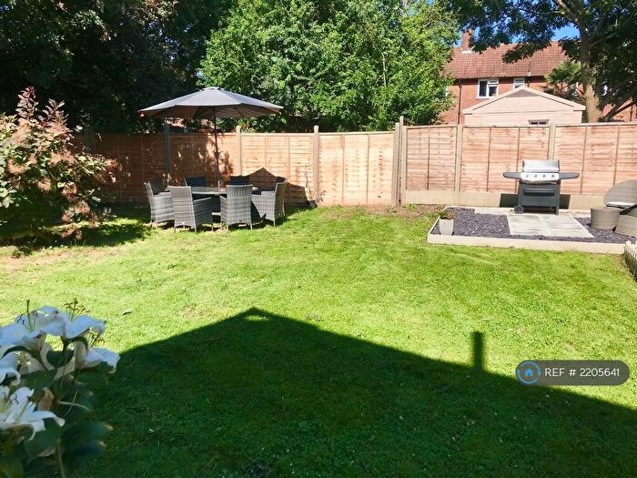 1 Bedroom Flat To Rent In Mottingham, London, SE9