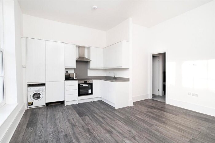 1 Bedroom Apartment To Rent In York Way, Islington, London, N7