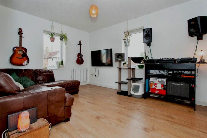 1 Bedroom Flat For Sale In Sames Court, Cottenham, Cambridge, CB24