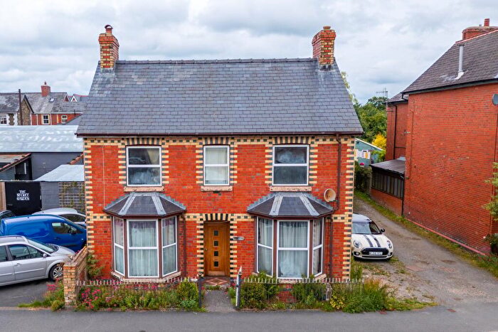 4 Bedroom Detached House For Sale In Craig Road, Llandrindod Wells, LD1