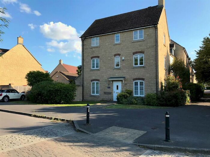 4 Bedroom Detached House To Rent In Stickleback Road, Calne, SN11