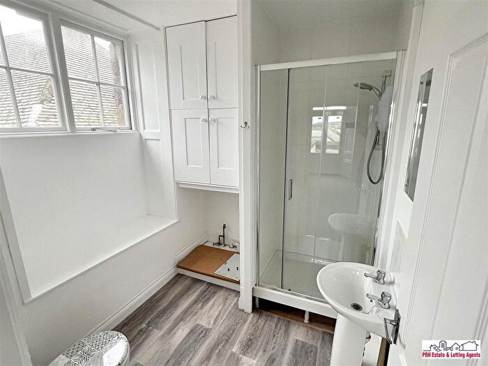 1 Bedroom Flat For Sale In Chapel Street, Penzance, TR18