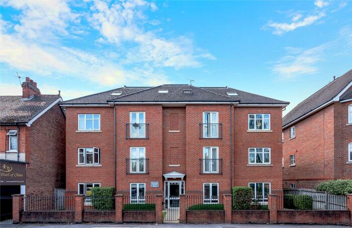 1 Bedroom Apartment To Rent In Balfour Road, Weybridge, Surrey, KT13
