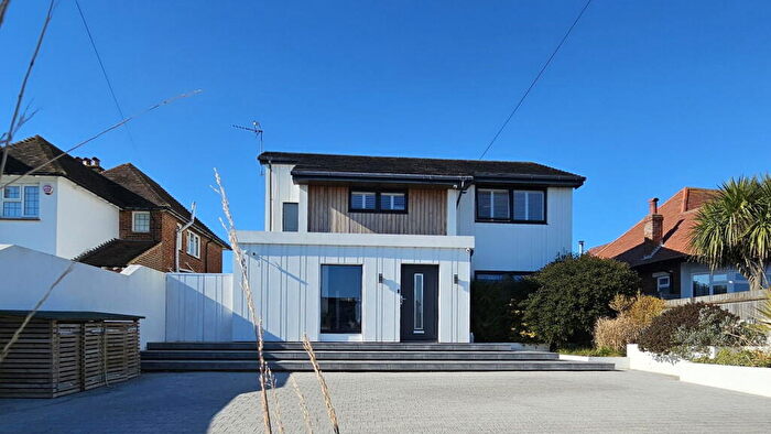 4 Bedroom Detached House For Sale In Waldron Road, Broadstairs, CT10