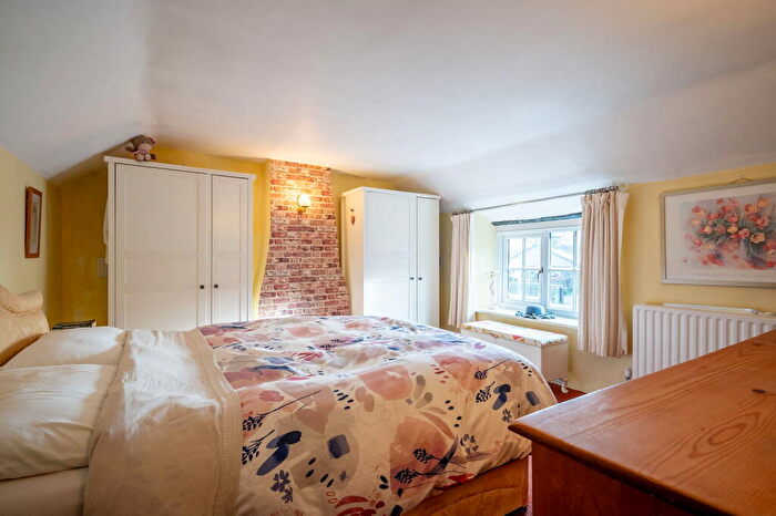2 Bedroom Cottage For Sale In Mulberry Cottage, Croughton, NN13