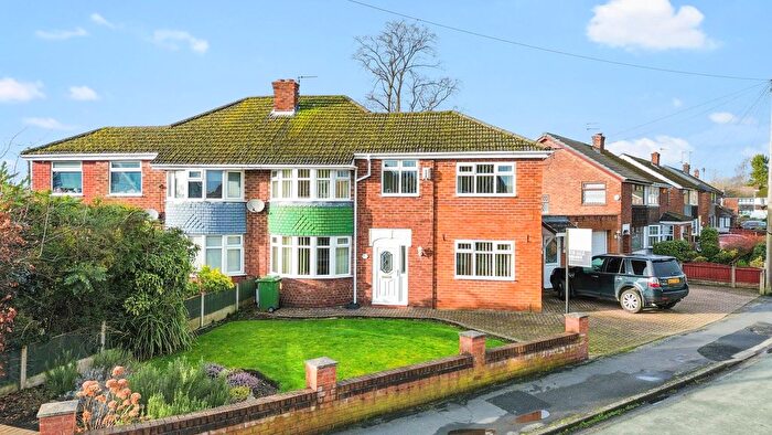 5 Bedroom Semi Detached House For Sale In Kenilworth Drive, Padgate, WA1