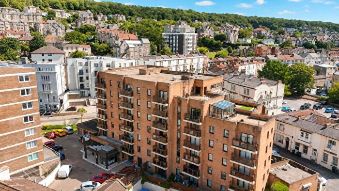 1 Bedroom Flat For Sale In Madeira Court - Stunningly Presented - West Facing Sea Views, BS23