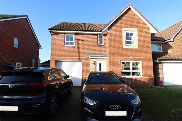 4 Bedroom Detached House For Sale In Airedale Drive, Brough, HU15