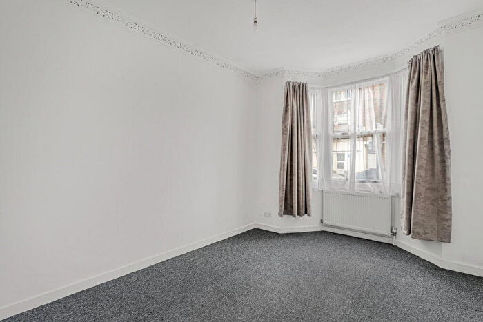3 Bedroom Terraced House For Sale In Parish Lane, London, SE20