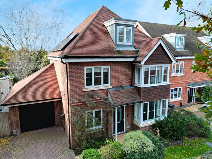 5 Bedroom Detached House To Rent In Surrey, KT16