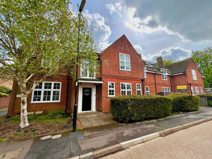 2 Bedroom Apartment To Rent In Holly Lodge, Seagarth Lane, Southampton, SO16