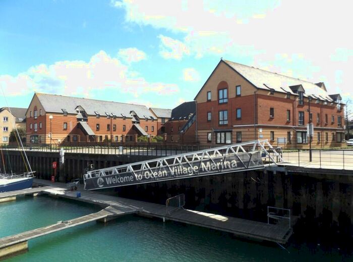 2 Bedroom Flat To Rent In Tasman Court, Southampton, Hampshire, SO14