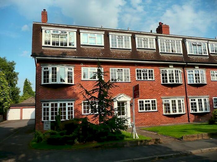 2 Bedroom Apartment To Rent In The Mews, Beaufort Road, Sale, M33