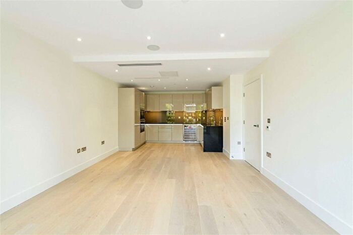 2 Bedroom Flat To Rent In Central Avenue, Fulham, SW6