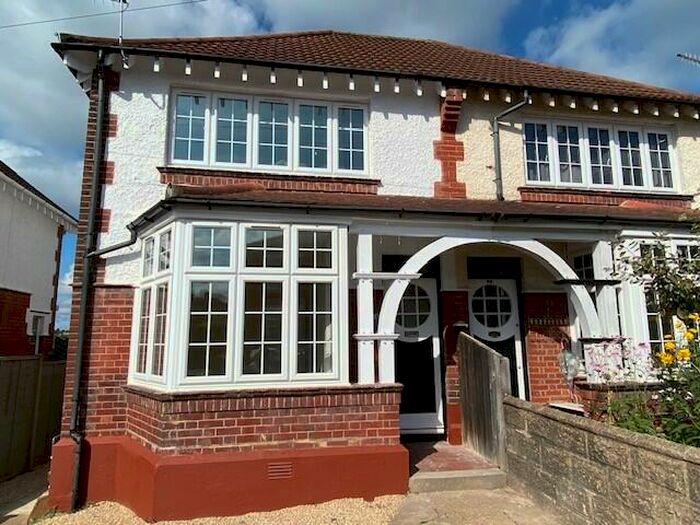 4 Bedroom Semi-Detached House To Rent In Newton Road, Southampton, Hampshire, SO18