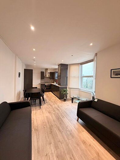 5 Bedroom Terraced House To Rent In Frobisher Road, London, N8