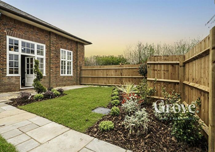 2 Bedroom Apartment For Sale In Apt Parlour, Blue Bird, Hunnington, B62