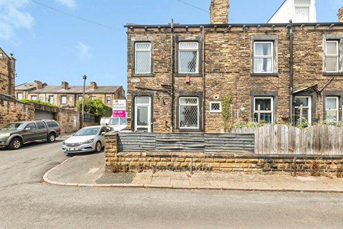 2 Bedroom End Terrace House For Sale In Rods View, Morley, Leeds, LS27