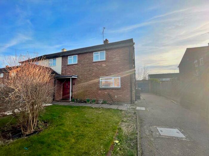 3 Bedroom House To Rent In Saxon Road, Wheathampstead AL4