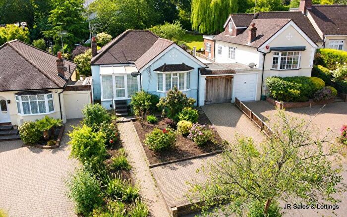 3 Bedroom Detached Bungalow For Sale In King James Avenue, Cuffley, EN6