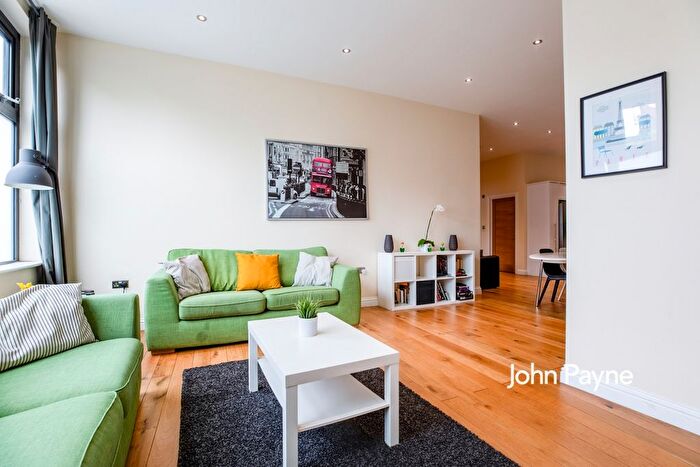 2 Bedroom Flat To Rent In Trafalgar Road, London, SE10