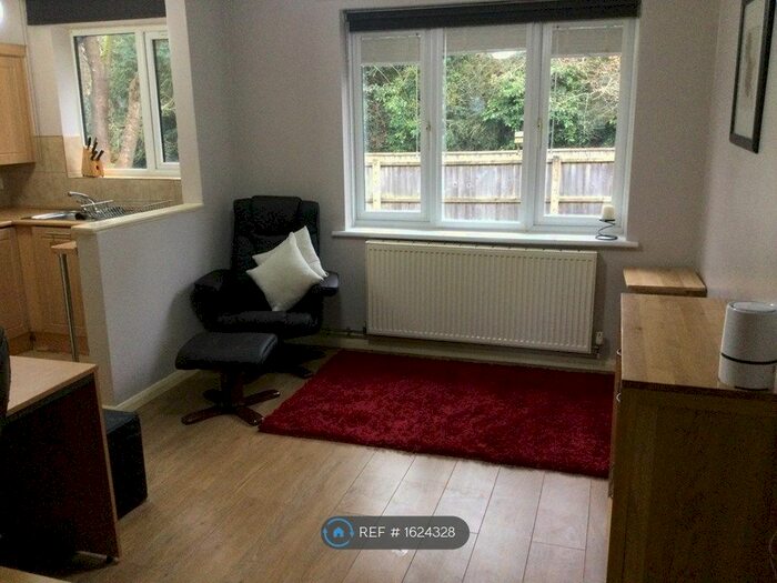 1 Bedroom Maisonette To Rent In Maplecroft, SP2