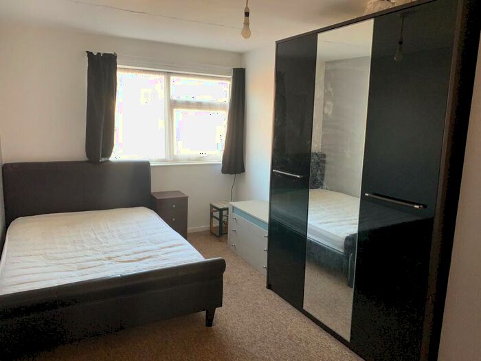 1 Bedroom House To Rent In Hathway Walk, Bristol, BS5