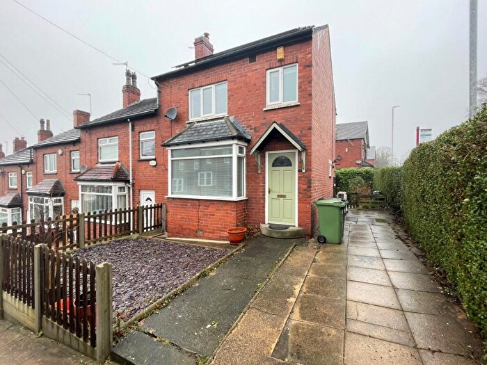 3 Bedroom End Of Terrace House To Rent In Norman Mount, Kirkstall, Leeds, LS5