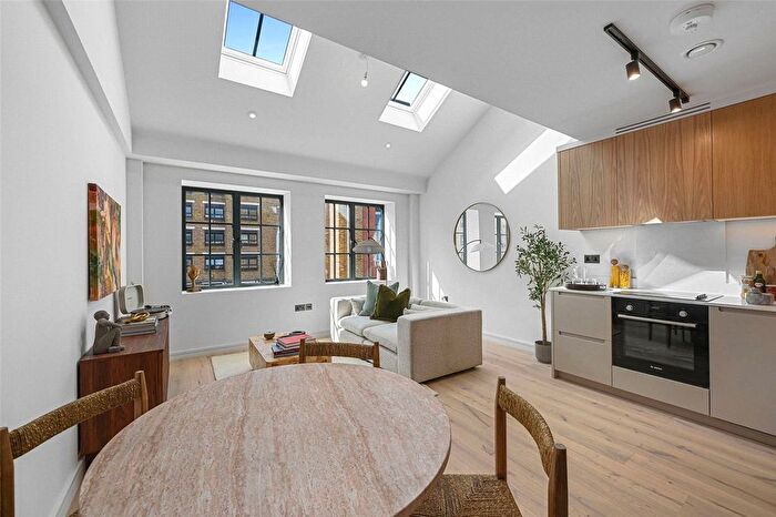2 Bedroom Flat For Sale In The Threadworks, Hollybush Gardens, Bethnal Green, London, E2