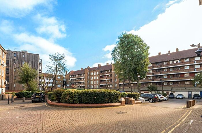 2 Bedroom Flat For Sale In Bowling Green Street, Key House Bowling Green Street, SE11