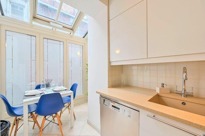 1 Bedroom Flat To Rent In West Eaton Place, Belgravia, London, SW1X