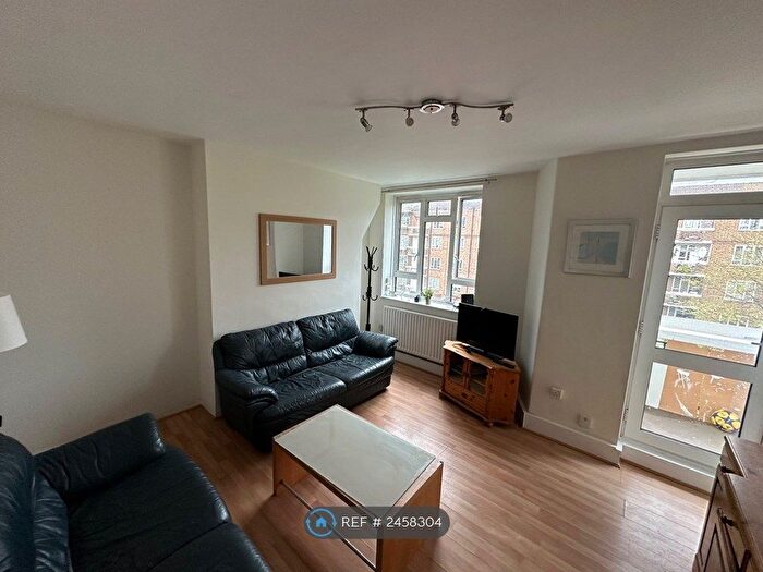 3 Bedroom Flat To Rent In Vernon House, London, SE11