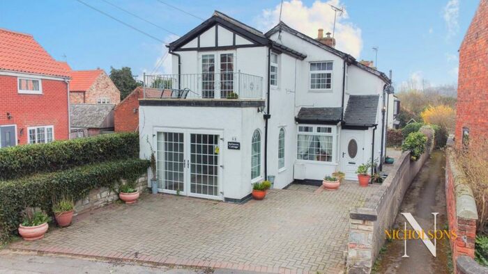 4 Bedroom Detached House For Sale In Town Street, Lound, Retford, Nottinghamshire, DN22