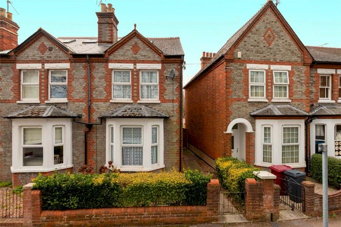 4 Bedroom Semi-Detached House To Rent In St. Bartholomews Road, Reading, Berkshire, RG1