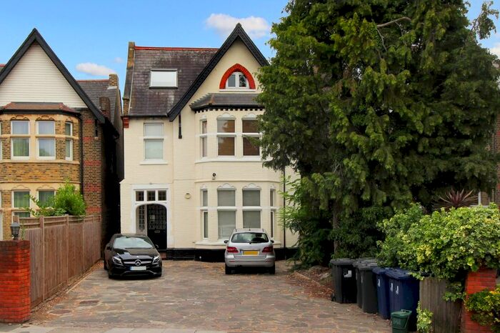 2 Bedroom Flat To Rent In Inglis Road, London, W5