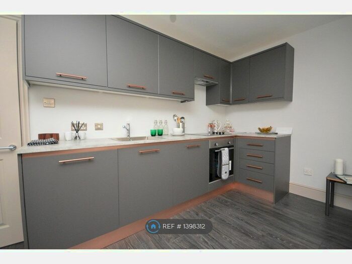 2 Bedroom Flat To Rent In Easthouse Apartments, Margate, CT9