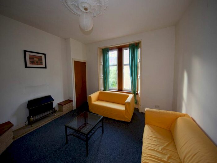 1 Bedroom Flat To Rent In Lochee Road, Dundee, DD2
