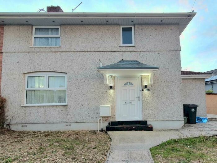 4 Bedroom Semi-Detached House To Rent In Summerleaze, Fishponds, Bristol, BS16