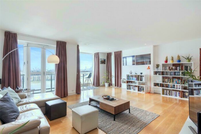 2 Bedroom Flat To Rent In Berkeley Tower, Westferry Circus, E14