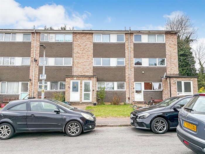 3 Bedroom Flat For Sale In Ivel Road, Stevenage, SG1