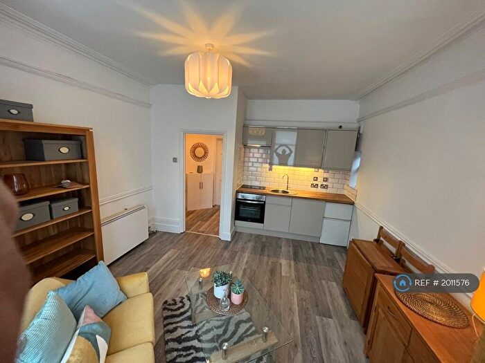 1 Bedroom Flat To Rent In Basingstoke Road, Reading, RG2