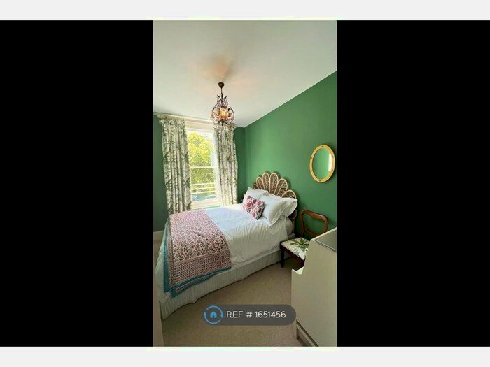 5 Bedroom Semi-Detached House To Rent In Navarino Road, Hackney, E8