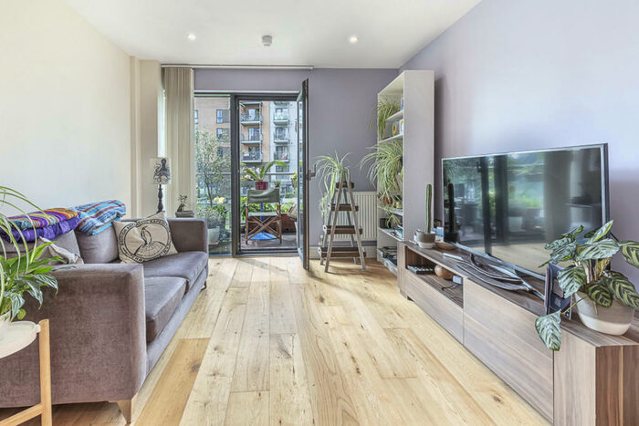 2 Bedroom Apartment To Rent In Baythorne House, Canning Town, E16